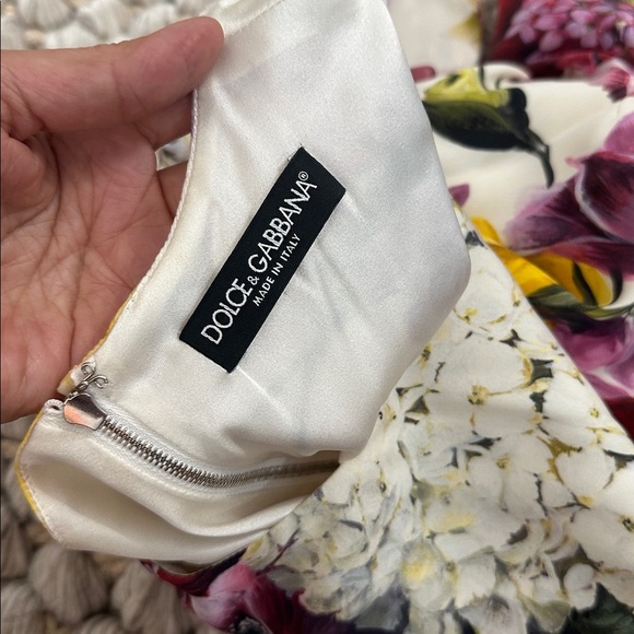 DOLCE & GABBANA Floral print stretch silk sheath dress cream/ purple EUC sz 42 - Picture 8 of 10